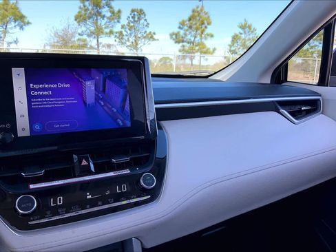 Used 2024 Toyota Corolla Cross XLE w/ Convenience Package image 35