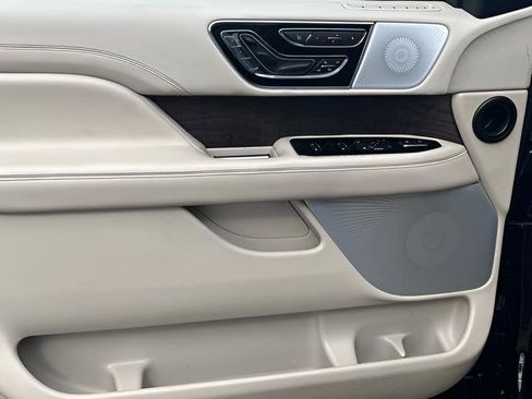 Used 2021 Lincoln Navigator L Reserve w/ Luxury Package AWD/4WD image 15