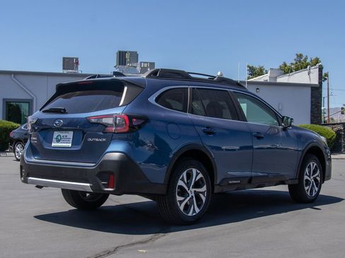 Used 2022 Subaru Outback Limited AWD/4WD image 7
