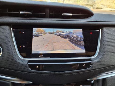 New 2026 Cadillac XT5 Luxury image 17