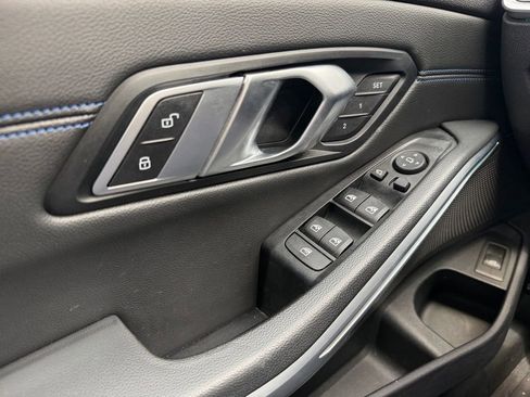 Used 2019 BMW 330i Sedan w/ M Sport Package RWD image 22