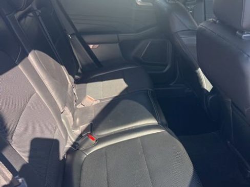 Used 2022 Ford Escape SEL w/ Technology Package image 5