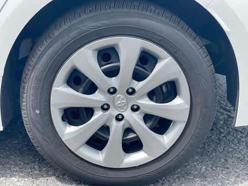 Certified 2024 Toyota Corolla LE AWD/4WD image 15