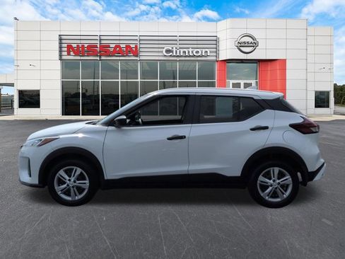 Certified 2025 Nissan Kicks Play S FWD image 6