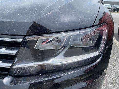 Used 2020 Volkswagen Tiguan SE FWD image 12