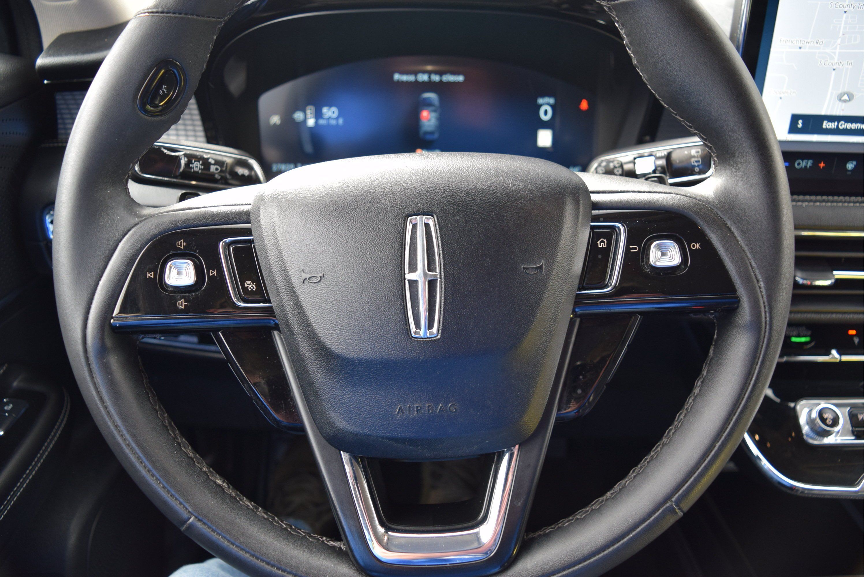 Used 2024 Lincoln Corsair AWD w/ Equipment Group 101A image 9