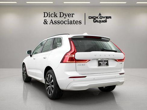Used 2023 Volvo XC60 B5 Core w/ Climate Package AWD/4WD image 5