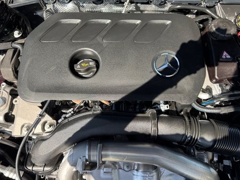 Used 2026 Mercedes-Benz GLB 250 4MATIC image 22