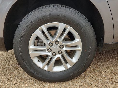 Used 2019 Buick Enclave Essence image 7