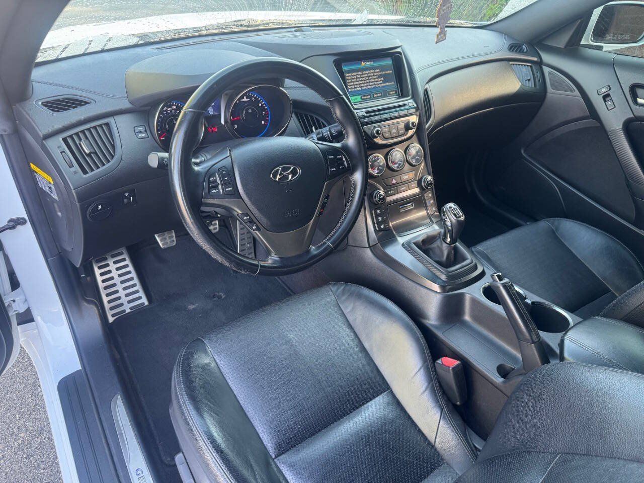Used 2013 Hyundai Genesis 3.8 RWD image 12