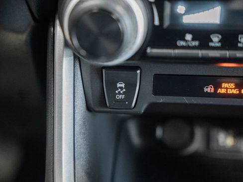 Used 2025 Toyota RAV4 LE AWD/4WD image 18