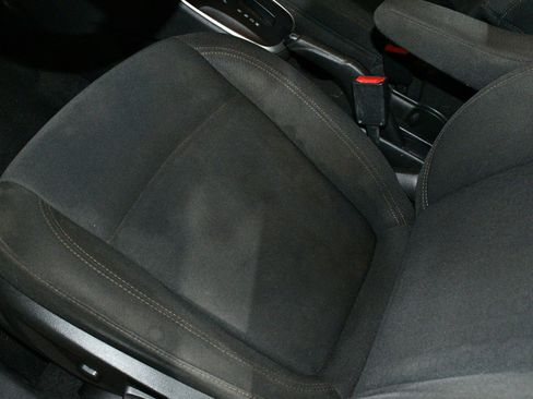 Used 2021 Chevrolet Trax LS w/ Tint and Cruise Package image 9