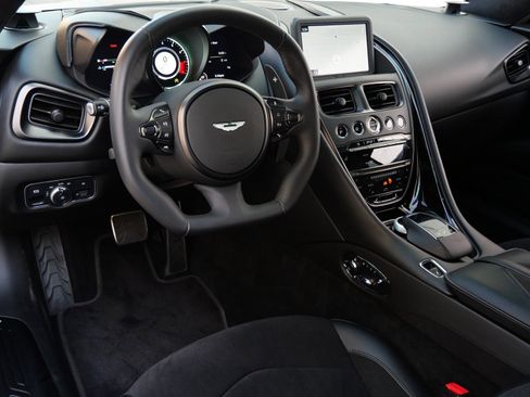 Used 2020 Aston Martin DBS Superleggera image 3