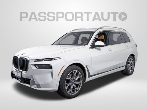 Used 2025 BMW X7 xDrive40i w/ Parking Assistance Package AWD/4WD image 1