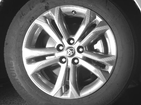 Used 2023 Toyota Sienna Platinum AWD/4WD image 11