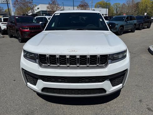 New 2026 Jeep Grand Cherokee Limited AWD/4WD image 9