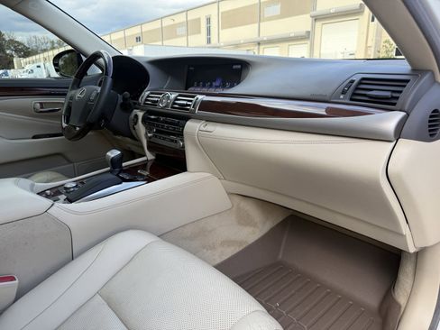 Used 2014 Lexus LS 460 image 23
