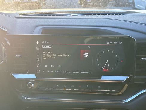 Used 2025 GMC Sierra 1500 SLT image 16