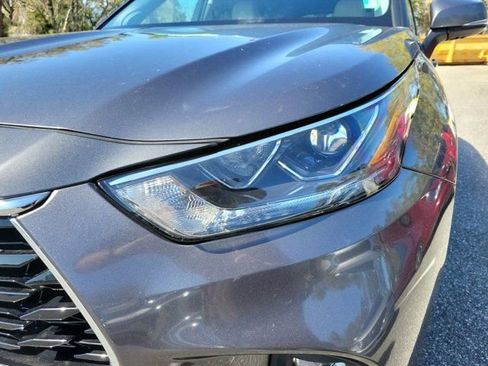 Used 2020 Toyota Highlander Limited image 16