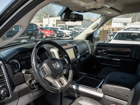 Used 2013 RAM 1500 Laramie w/ Convenience Group image 6
