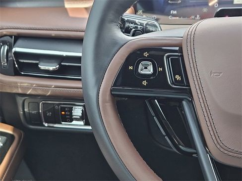 New 2025 Lincoln Aviator Reserve w/ Luxury Package image 26