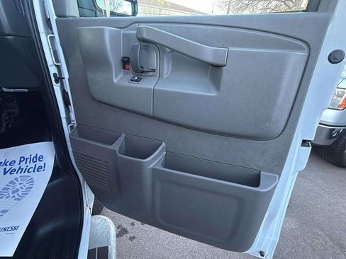 Used 2024 GMC Savana 2500 w/ Driver Convenience Package image 13