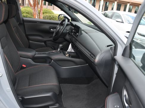 Used 2025 Honda HR-V Sport image 20