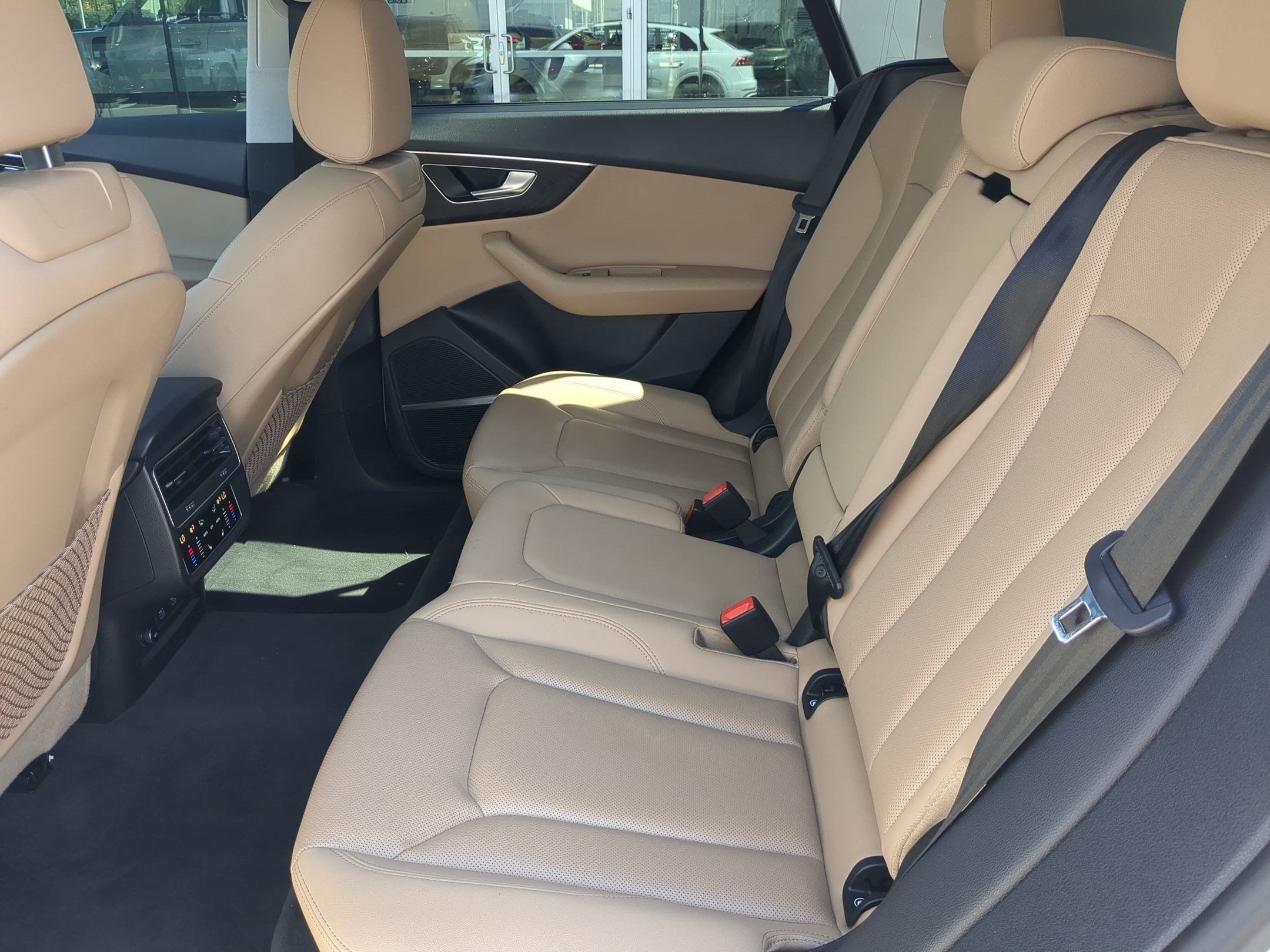 Used 2021 Audi Q8 Prestige AWD/4WD image 31