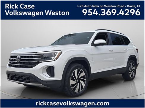 Certified 2026 Volkswagen Atlas SE w/ Panoramic Sunroof Package FWD image 1