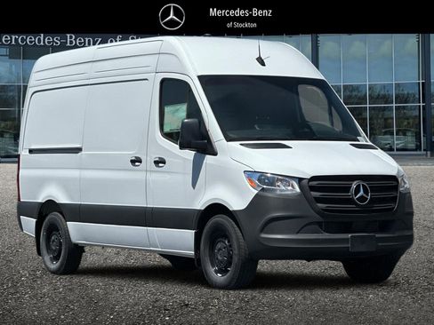 New 2025 Mercedes-Benz Sprinter 2500 image 1