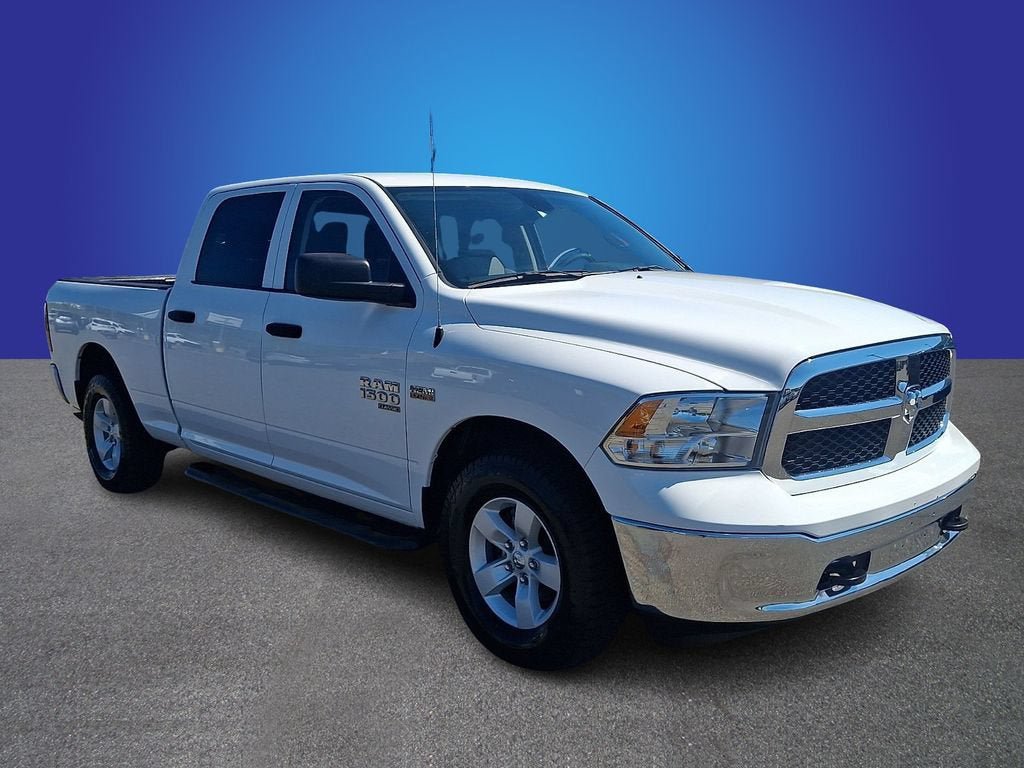 Used 2022 RAM 1500 Classic SLT AWD/4WD image 3