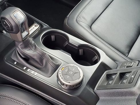 New 2025 Ford Bronco Outer Banks image 24