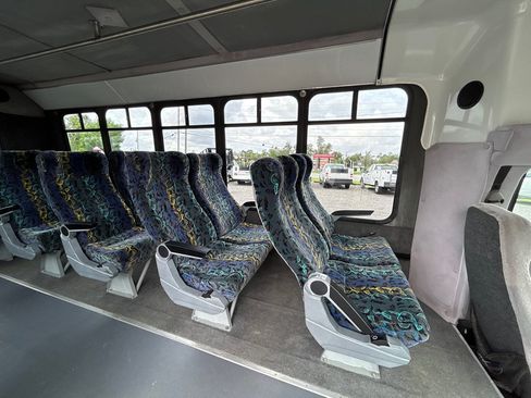 Used 2000 Ford E-350 and Econoline 350 Super Duty RWD image 25