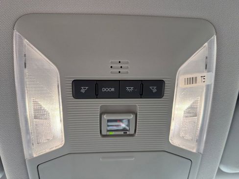 Used 2025 Toyota RAV4 LE AWD/4WD image 24