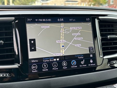 Used 2018 Chrysler Pacifica Touring-L Plus w/ Advanced Safetytec Group FWD image 31
