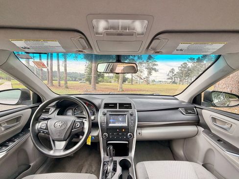 Used 2015 Toyota Camry LE FWD image 2