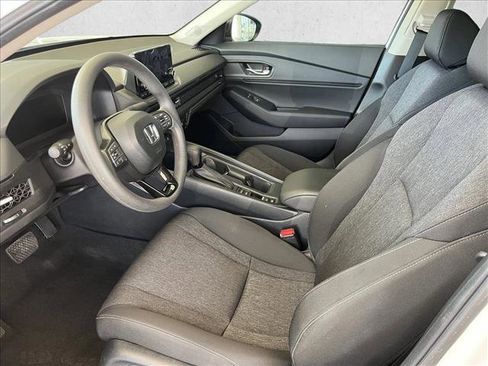 Used 2025 Honda Accord SE image 9