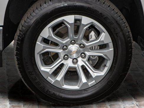 Used 2024 Chevrolet Silverado 1500 LTZ w/ LTZ Convenience Package II image 36