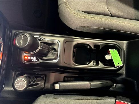 New 2025 Jeep Gladiator Sport image 21