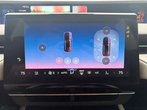 Used 2024 Lincoln Nautilus Premier w/ Equipment Group 102A AWD/4WD image 31