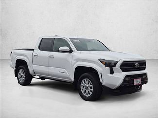 Used 2025 Toyota Tacoma SR5 AWD/4WD video 3