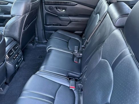 Used 2023 Honda Pilot Elite image 16