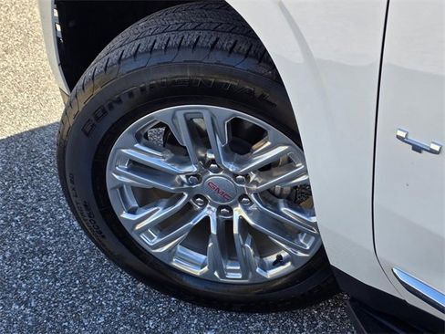 Used 2023 GMC Yukon XL SLT image 36