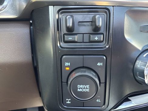 Used 2025 Ford F250 King Ranch w/ Chrome Package AWD/4WD image 25