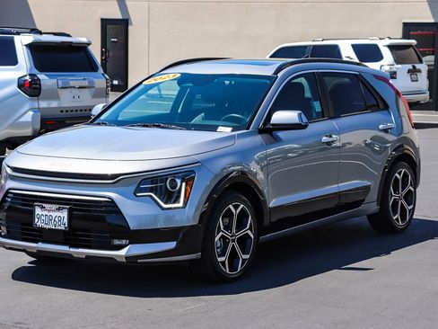 Used 2023 Kia Niro EX Touring FWD image 3