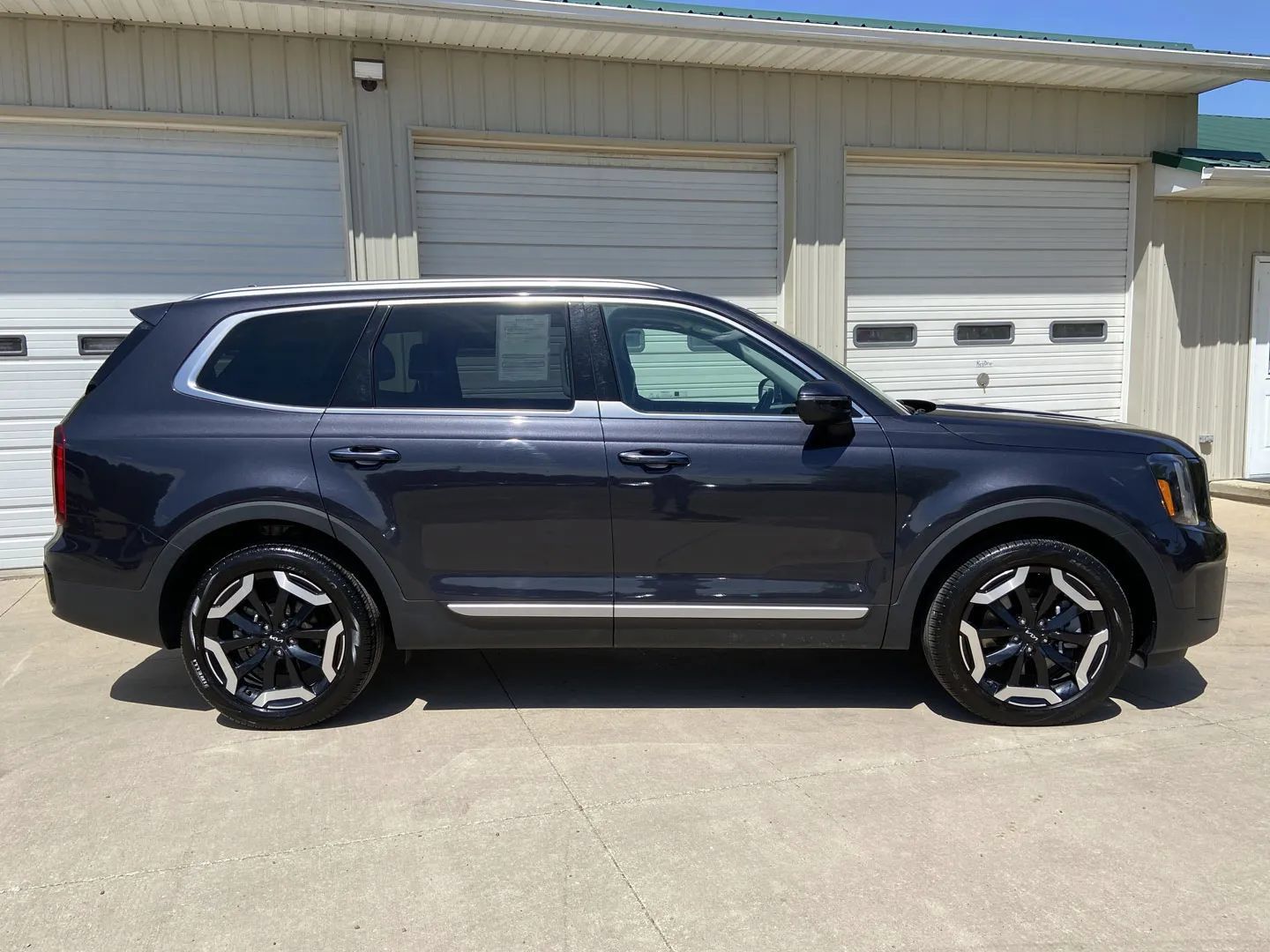 Used 2025 Kia Telluride S AWD/4WD image 7