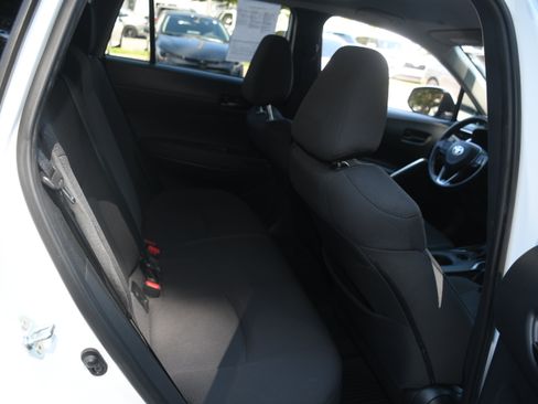 Used 2025 Toyota Corolla LE FWD image 17
