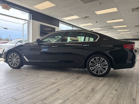 Used 2018 BMW 530e w/ Premium Package 2 RWD image 5