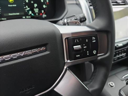 New 2026 Land Rover Discovery Limited Edition image 17