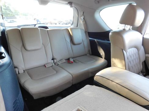 Used 2021 Nissan Armada Platinum w/ Captain's Chairs Package RWD image 5